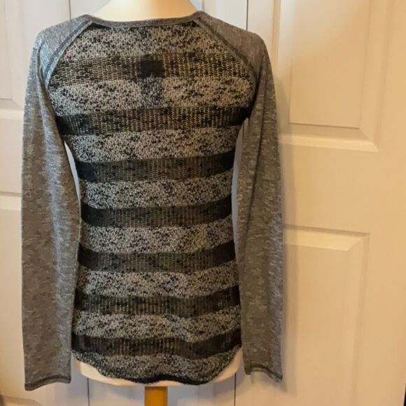 Miss Me Black Gray Semi Sheer Tunic Sweater Top Medium New - Picture 4 of 4